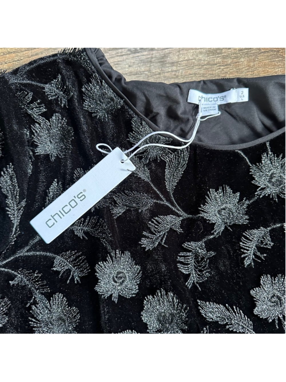 Women's Chico's Short Dress Velvet 3D Flower Black Size L Summer - Picture 3 of 9